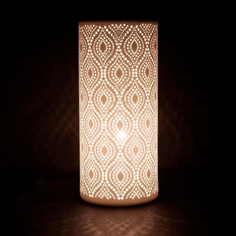 lampe d'ambiance cylindrique en porcelaine avec motifs orientaux